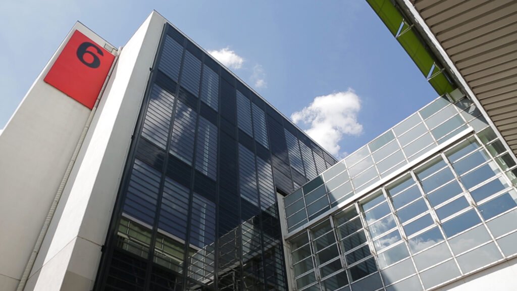 corp content hall6 1900x1069